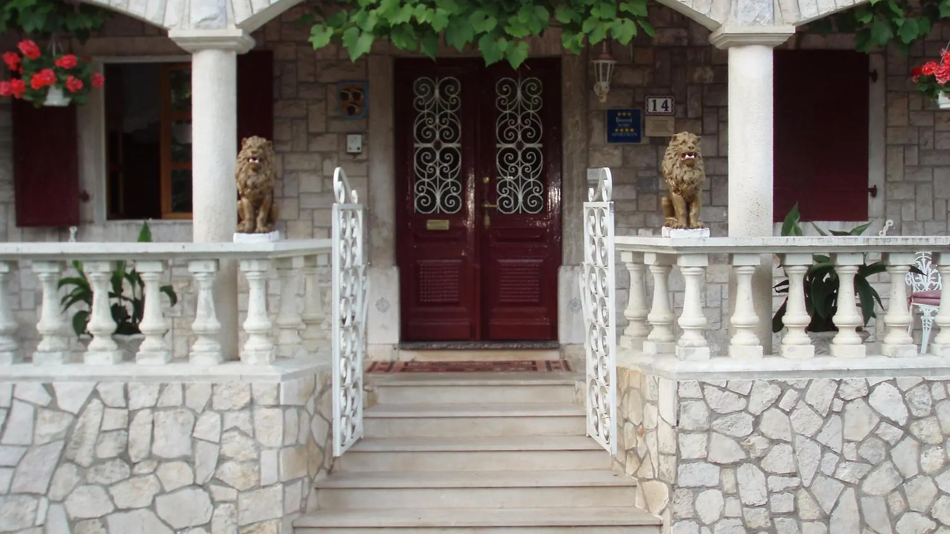 德斯科维奇公寓与客房旅馆 Mošćenička Draga
